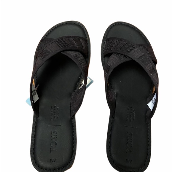 TOMS VIV arrow embroidered BK mesh open toe sandal - Picture 2 of 6